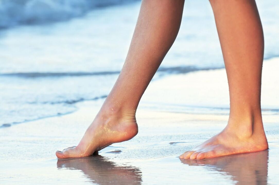 Pencegahan vena varikos – berjalan tanpa alas kaki di atas air